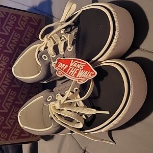 Era platform Vans
